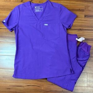 Figs Women's Space Purple Scrub Set